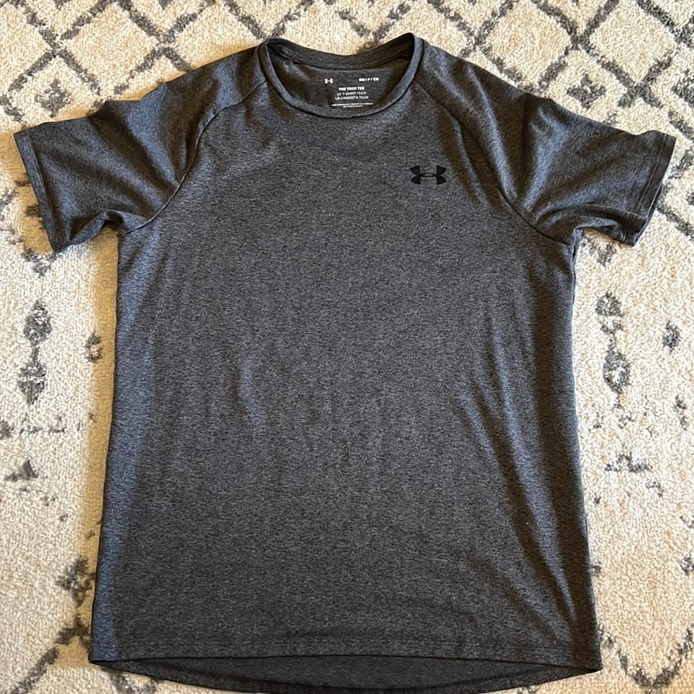Mens UA tee